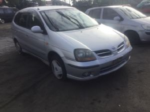 Nissan Tino V10 1999-2002