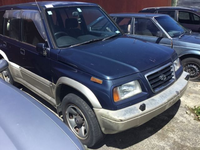 Suzuki escudo td11w