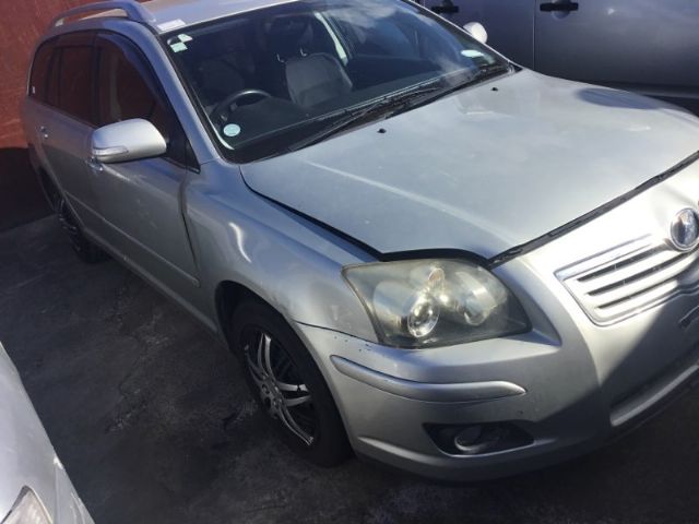 Toyota Avensis AZT255