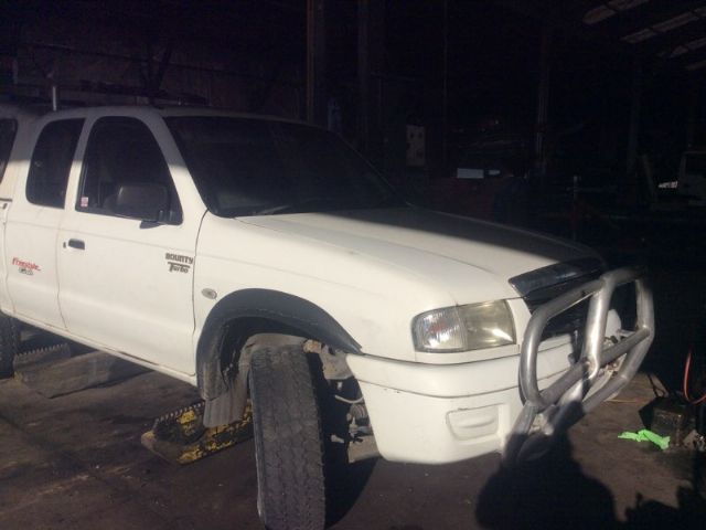 Mazda Bounty 4wd UN