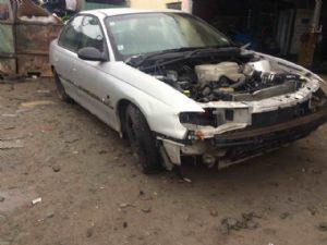 Holden Commodore VX 09/00-09/02