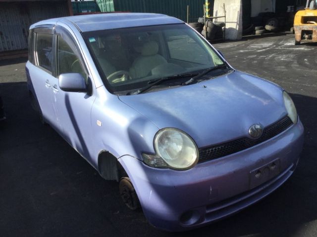 Toyota Sienta NCP81