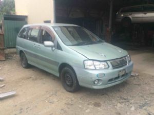 Nissan Prairie M11 Joy 1996-1999