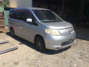 Nissan Serena C25 2005-2010