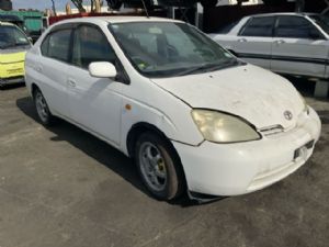 Toyota Prius NHW11 10/01-09/03