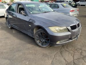 BMW 3 Series  320i E90