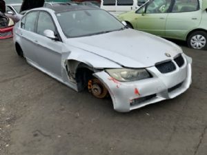 BMW 3 Series  320i E90