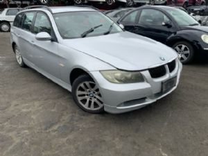 BMW 3 Series  320i E90