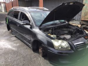 Toyota Avensis AZT250