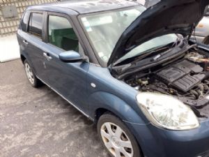 Mazda Verisa DC 2WD 01/04 on