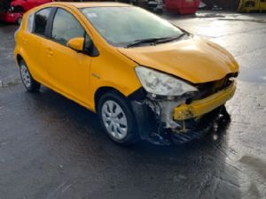 Toyota Aqua NHP10 2011-2015