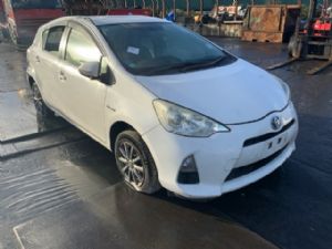 Toyota Aqua NHP10 2011-2015