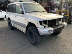 Mitsubishi Pajero V45W