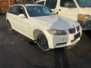 BMW 3 Series  320i E90