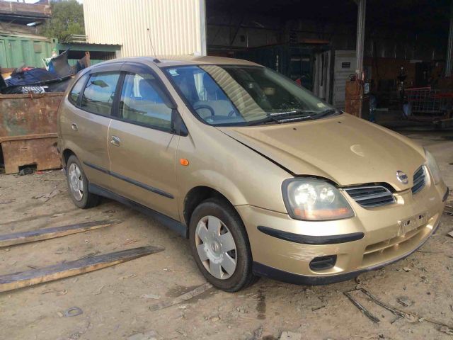 Nissan Tino V10 1999-2002