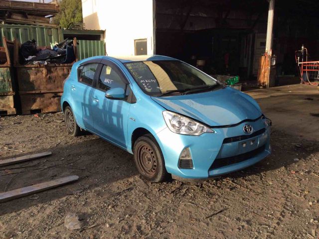 Toyota Aqua NHP10 2011-2015