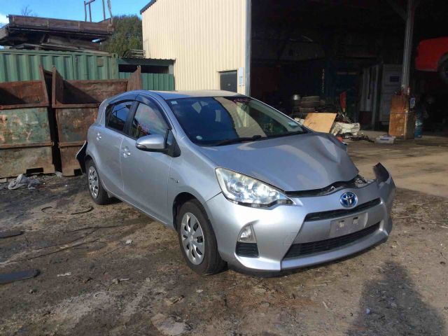 Toyota Aqua NHP10 2011-2015