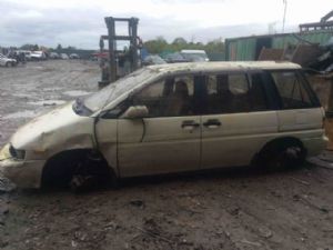 Nissan Prairie M11 1991-1995