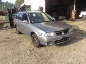Nissan Wingroad Y11W 1999-2001