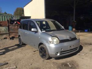 Toyota Sienta NCP80 2003-2015