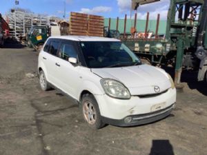 Mazda Verisa DC 2WD 01/04 on