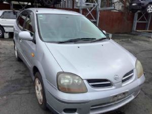 Nissan Tino V10 1999-2002
