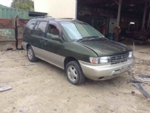 Nissan Prairie M11 Joy 1996-1999