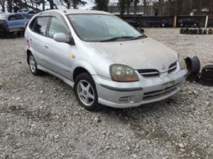 Nissan Tino V10 1999-2002