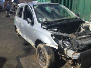 Mazda Demio DY 2002-2007