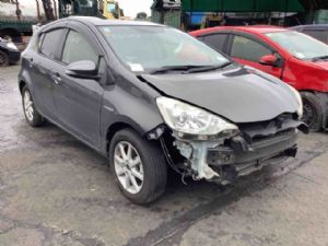 Toyota Aqua NHP10 2011-2015