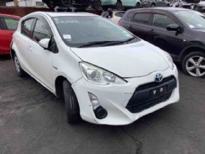 Toyota Aqua NHP10 2015-2017