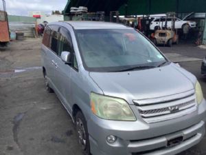 Toyota Noah/Voxy R60 2001-2007