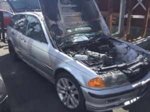 BMW 3 Series  318I E90 LCI