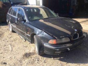 BMW 5 Series E39 528i