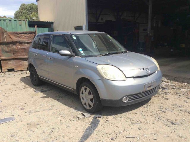 Mazda Verisa DC 2WD 01/04 on