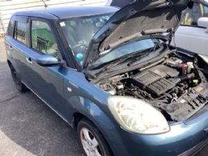 Mazda Verisa DC 2WD 01/04 on