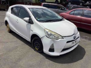 Toyota Aqua NHP10 2011-2015