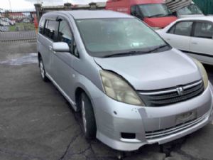 Toyota Isis AM10 2WD 2004-2017