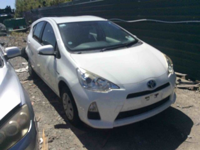 Toyota Aqua NHP10 2011-2015
