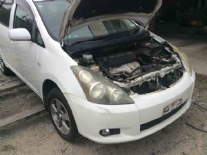 Toyota Wish ANE10 2003-2009