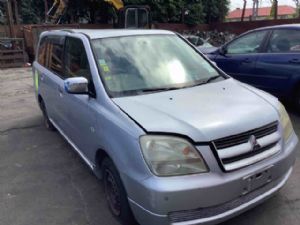 Mitsubishi Dion CR9W 2000-2005