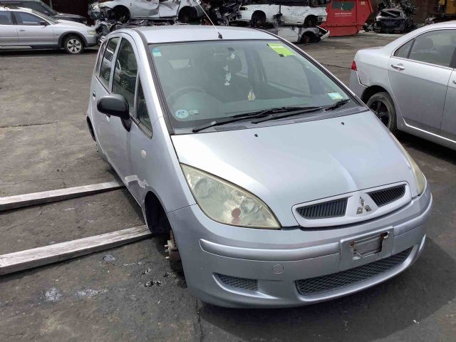 Mitsubishi Colt Z25A