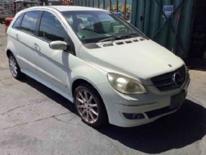 Mercedes-Benz B Class B180
