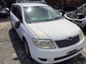 Toyota Fielder ZZE122