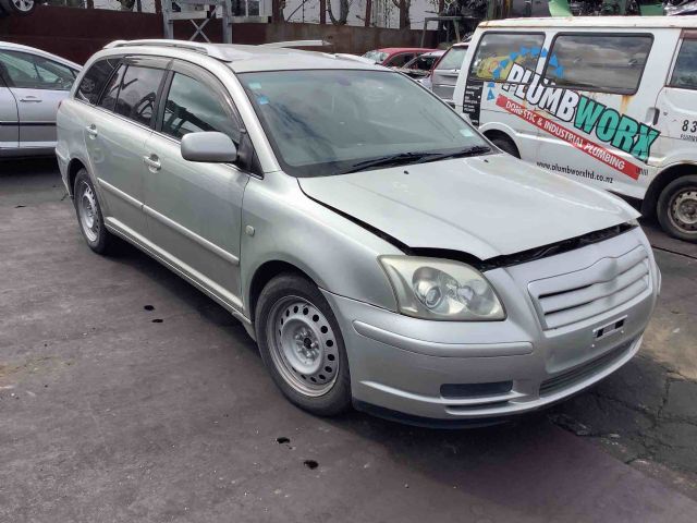 Toyota Avensis AZT255