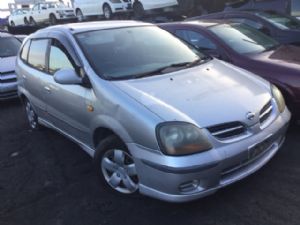 Nissan Tino V10 1999-2002