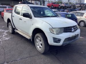 Mitsubishi Triton KB4 4wd