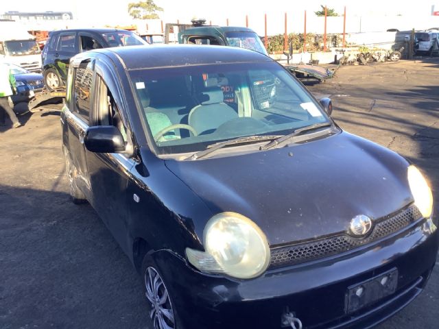 Toyota Sienta NCP80 2003-2015