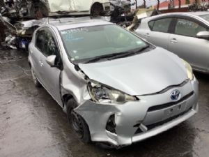 Toyota Aqua NHP10 2011-2015