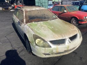 Mitsubishi Diamante KJ